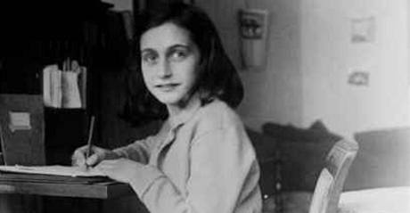Anna Franková na archivním snímku